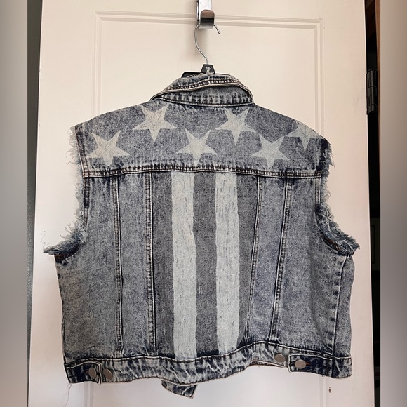 BNWT POL Distressed Jean Vest - Picture 3 of 3